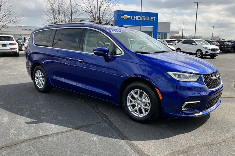 Chrysler Pacifica Hendrick Cars.jpg