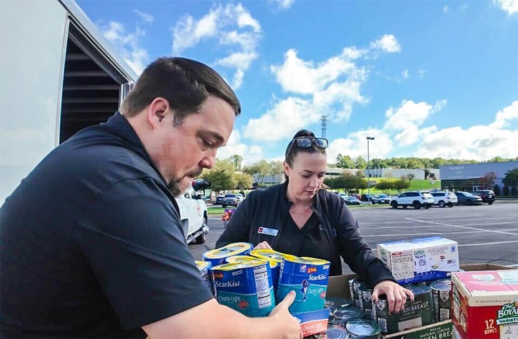 Hendrick%20Cars%20Hurricane%20Relief%202.jpg