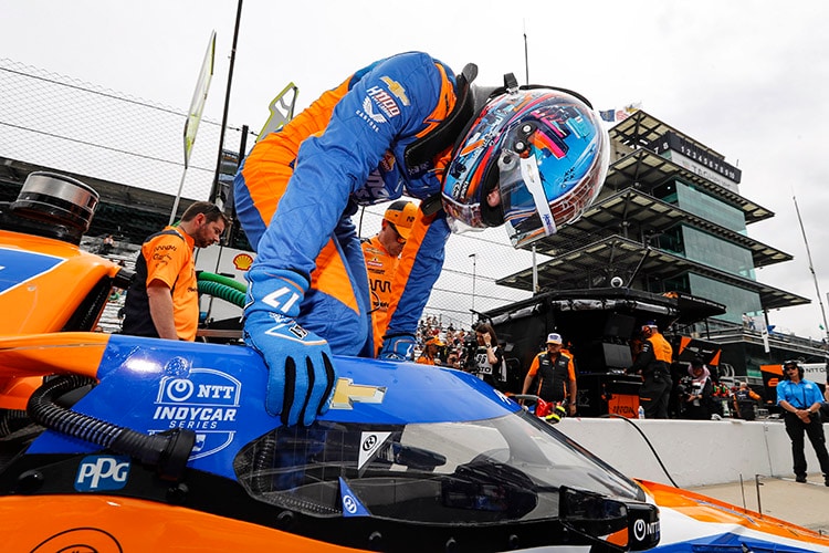 Kyle%20Larson%20Indy%20500%20Hendrick%20Cars.jpg